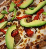 Cómo preparar pizza de aguacate